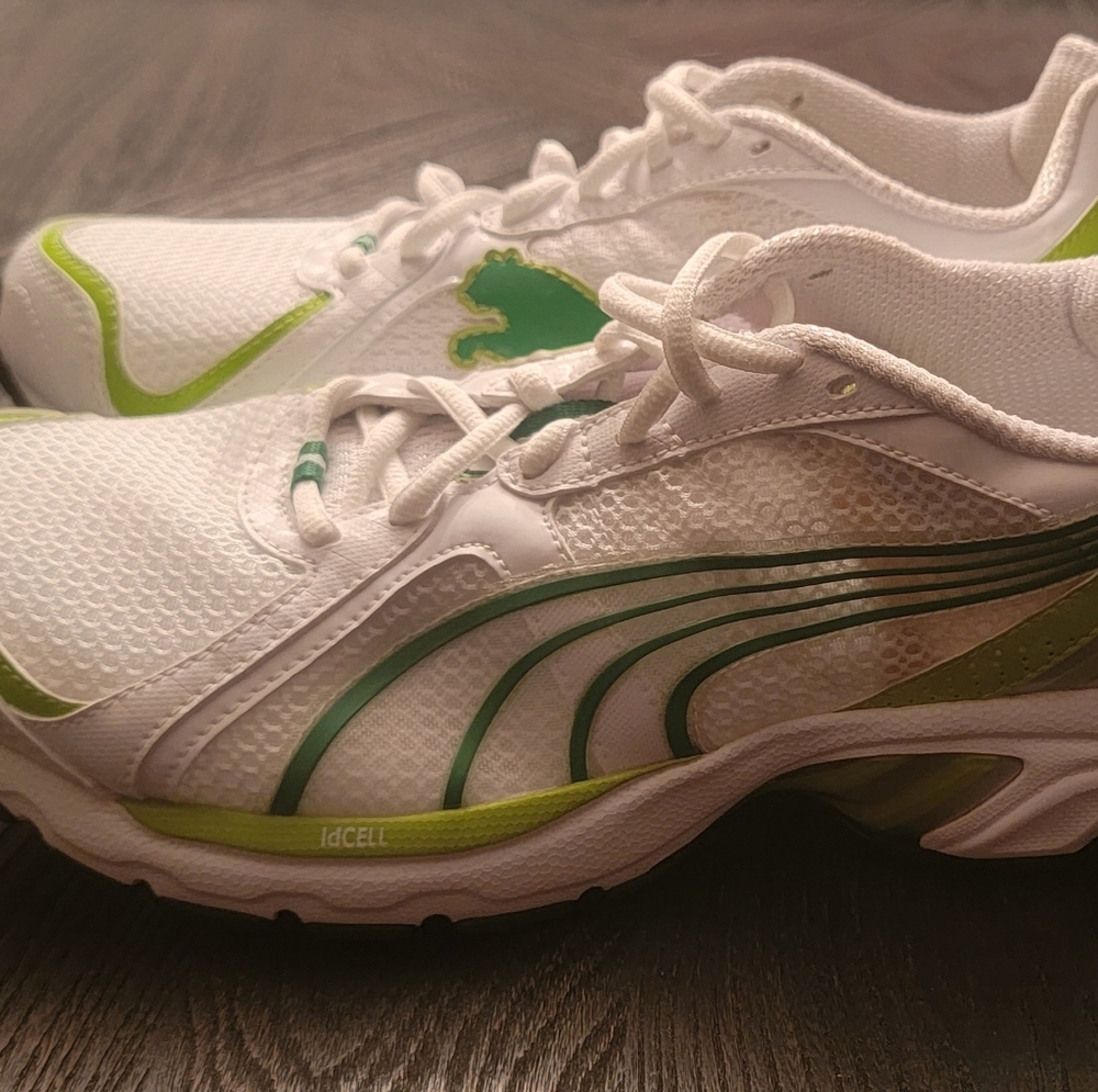 Women's Puma shoes